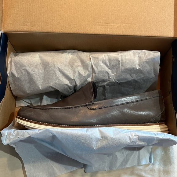 Cole Haan Original Grand Venetian. Magnet (Gray) with Ivory Sole. Size 13. - Picture 14 of 16